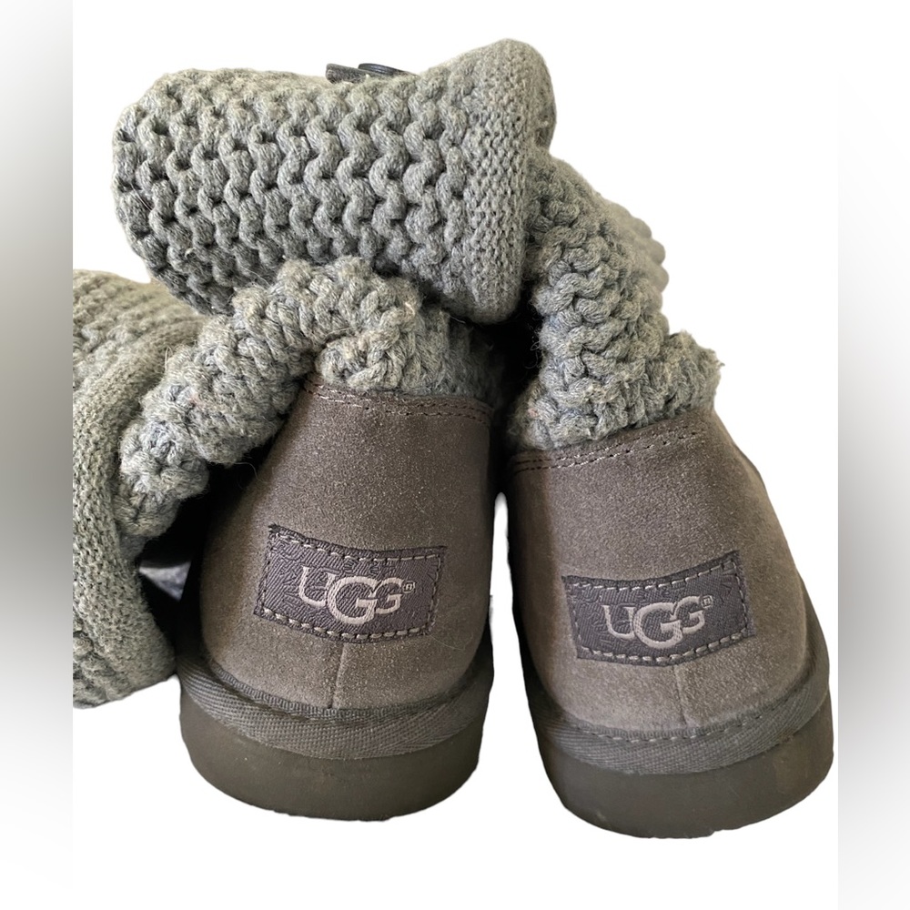• UGG Shaina Sweater Cuff bootie •